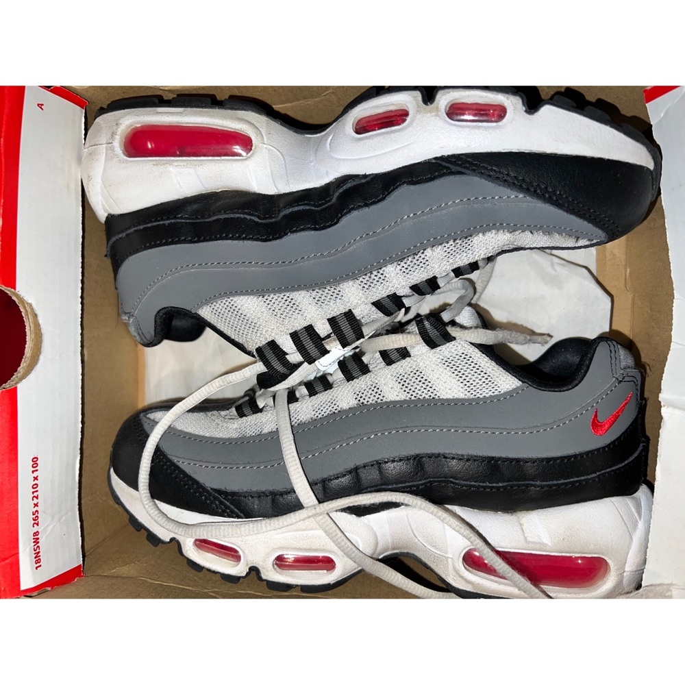 Barely worn Nike Air Max 95 size 4Y
